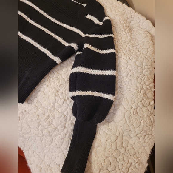 Striped Sweater XS - Picture 5 of 5